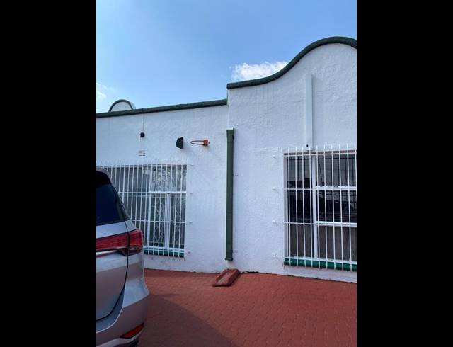 9 BEDROOM HOUSE FOR SALE IN ROBERTSHAM